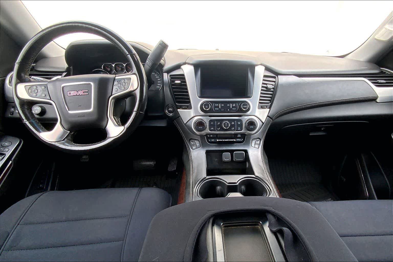 Used 2018 GMC Yukon XL SLT w/ Open Road Package AWD/4WD image 9