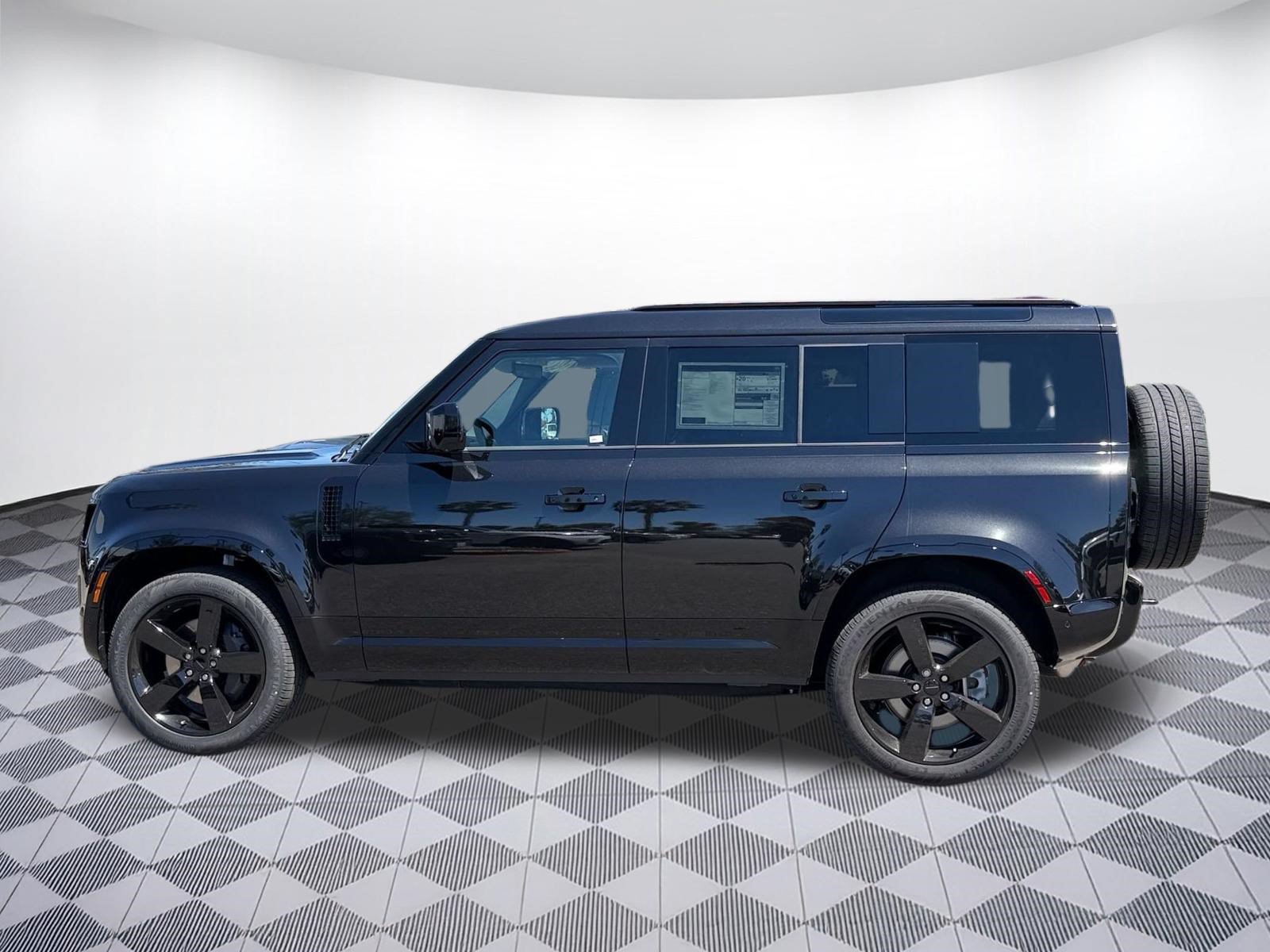 New 2026 Land Rover Defender 110 X-Dynamic SE AWD/4WD image 2