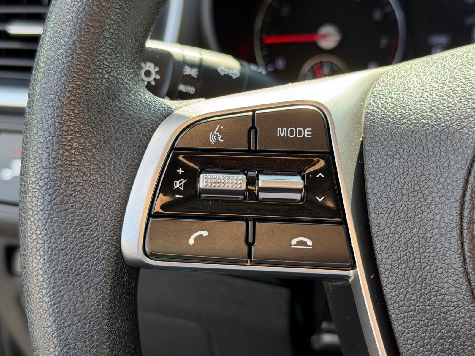 Used 2019 Kia Sorento LX image 17