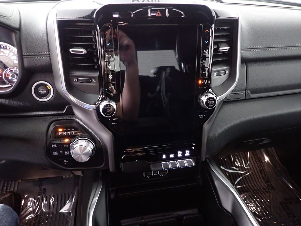 Used 2022 RAM 1500 Laramie w/ Sport Appearance Package AWD/4WD image 31