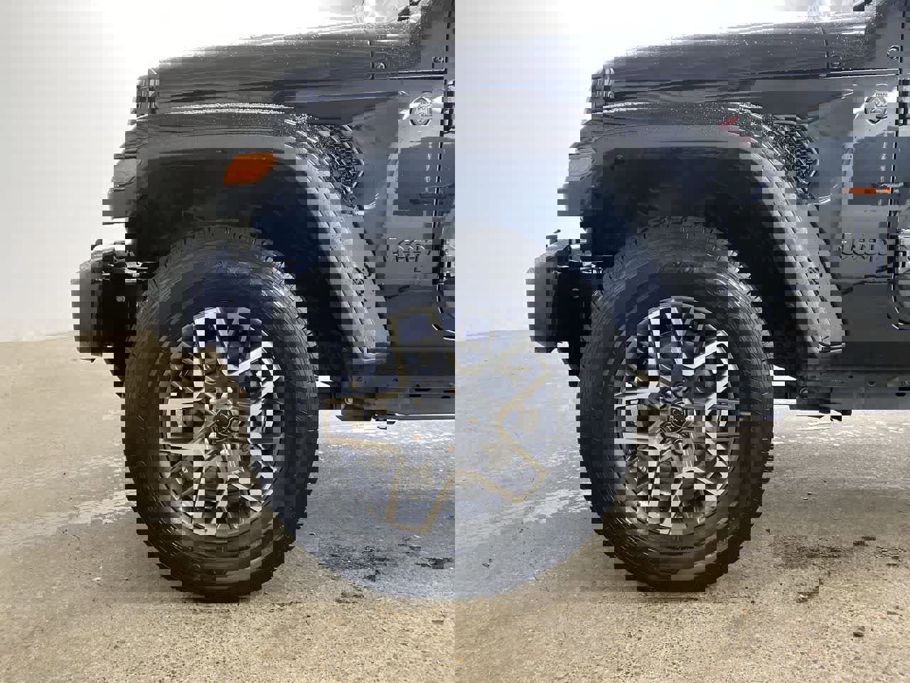 Used 2025 Jeep Wrangler Sahara image 11