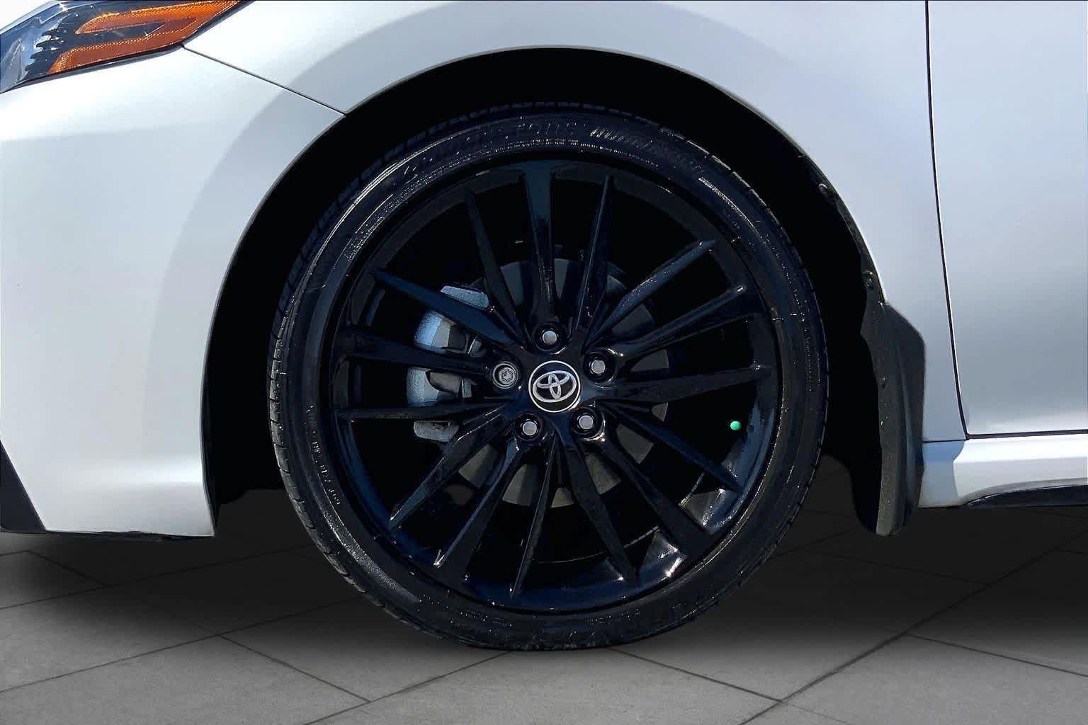Used 2024 Toyota Camry XSE FWD image 11