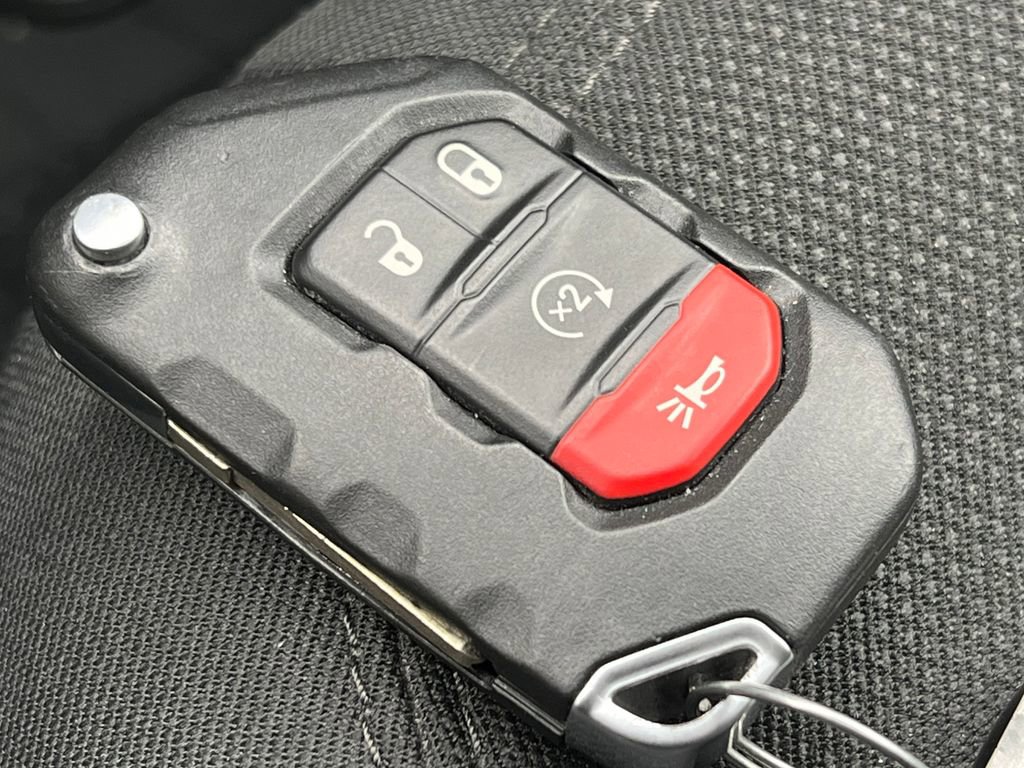 Used 2018 Jeep Wrangler Unlimited Sahara image 29