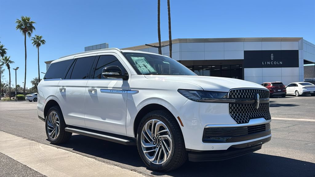New 2026 Lincoln Navigator Premiere AWD/4WD image 2