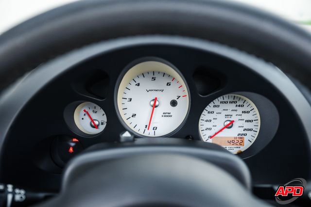 Used 2004 Dodge Viper SRT-10 image 9