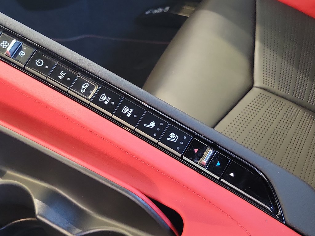 Used 2021 Chevrolet Corvette Stingray Preferred Conv w/ Z51 Performance Package RWD image 28