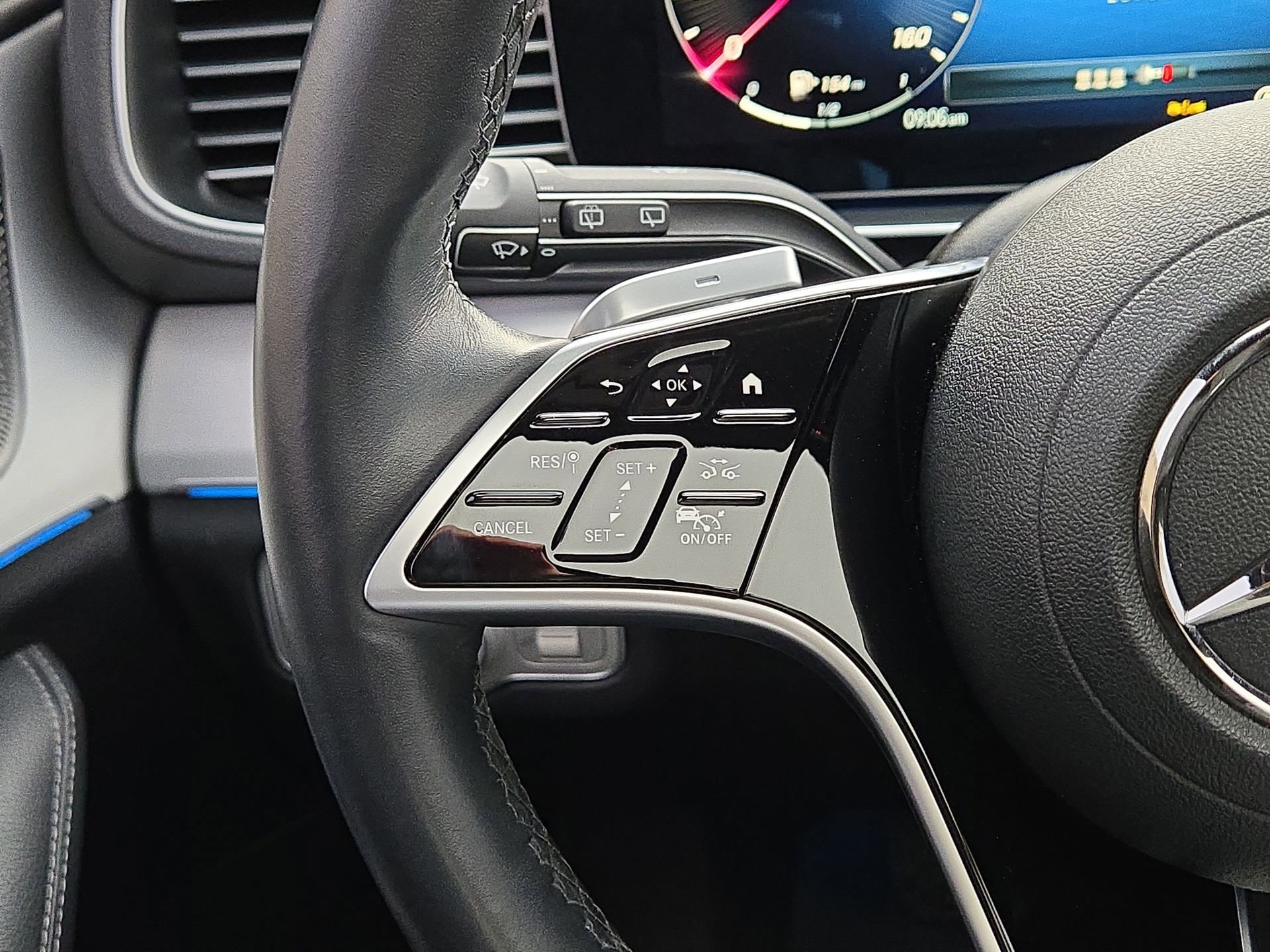 Certified 2025 Mercedes-Benz GLE 350 4MATIC image 21