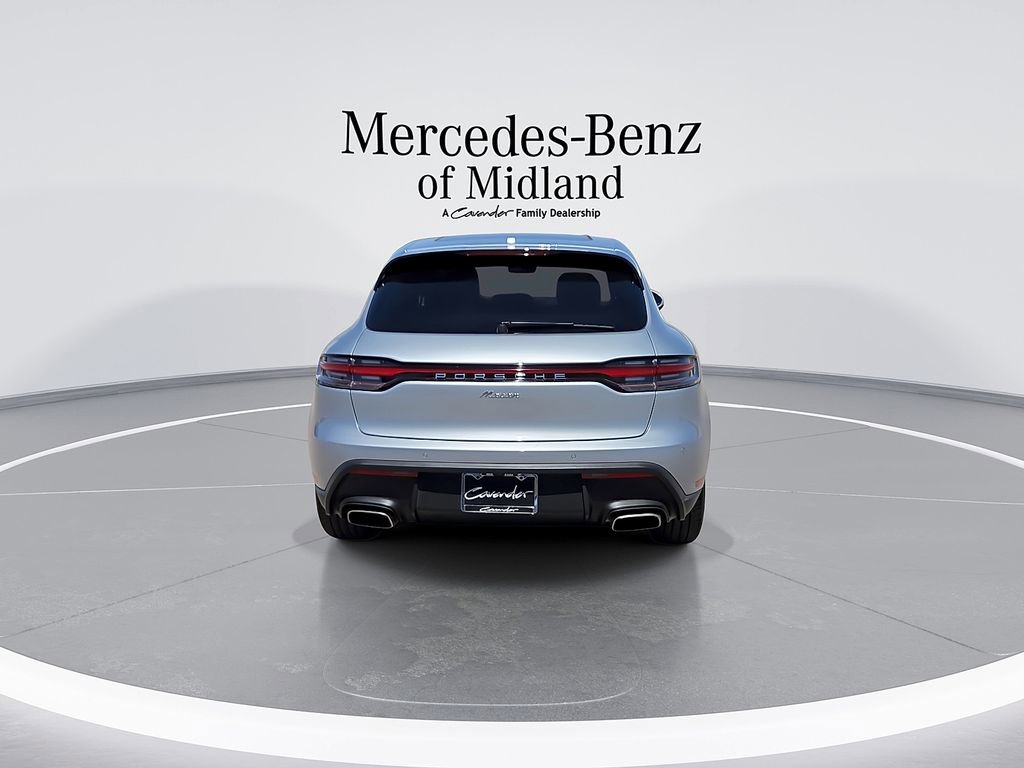 Used 2025 Porsche Macan AWD/4WD image 7