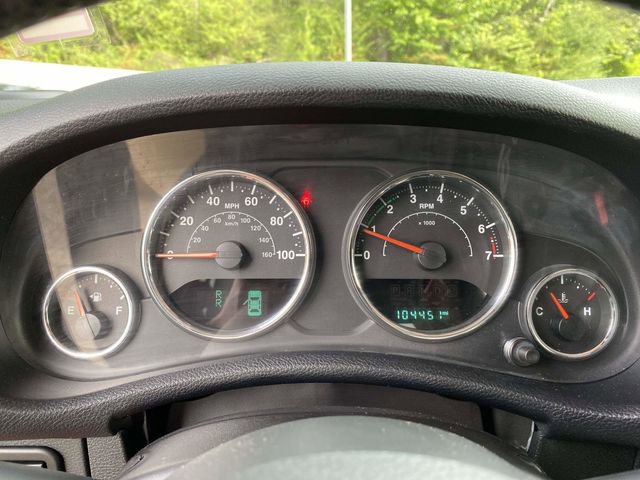 Used 2015 Jeep Wrangler Unlimited Rubicon w/ Connectivity Group image 21