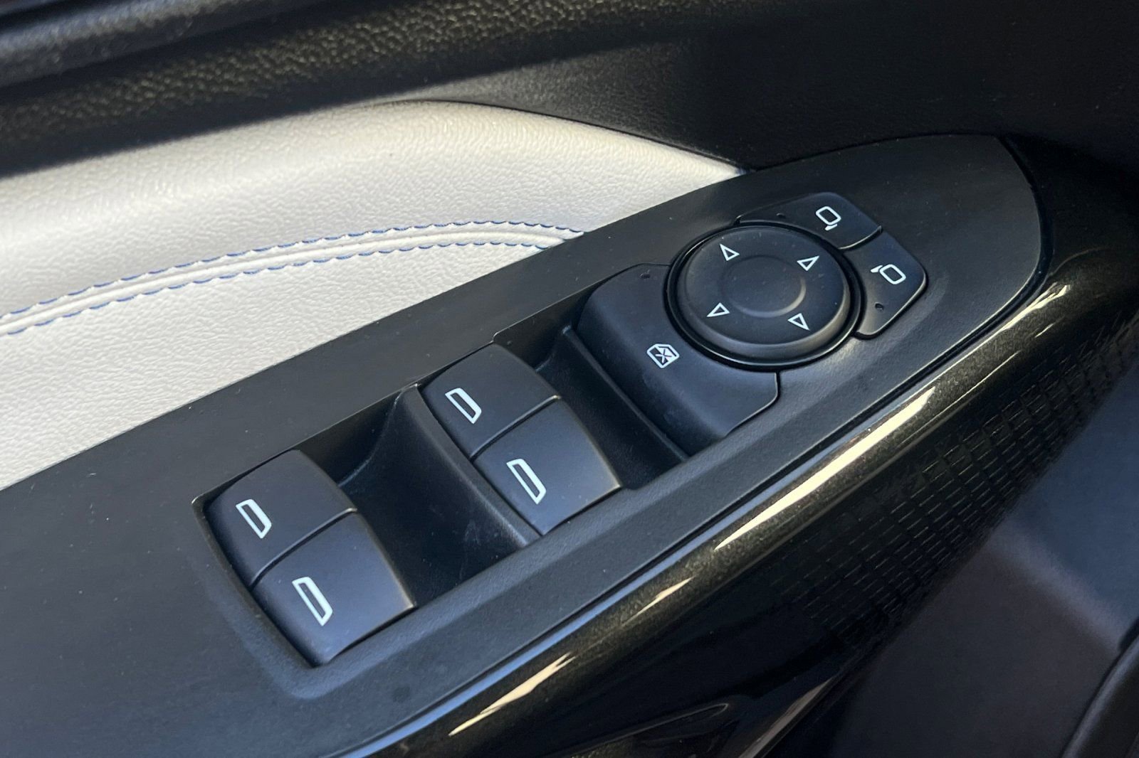 Used 2024 Chevrolet Trax LT w/ LT Convenience Package image 13