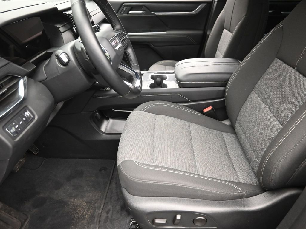 Used 2025 GMC Acadia Elevation image 14