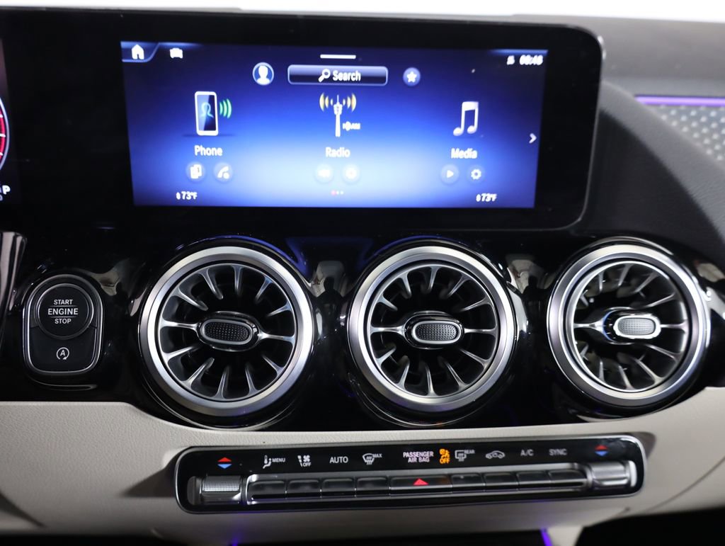 Used 2025 Mercedes-Benz GLA 250 4MATIC image 19