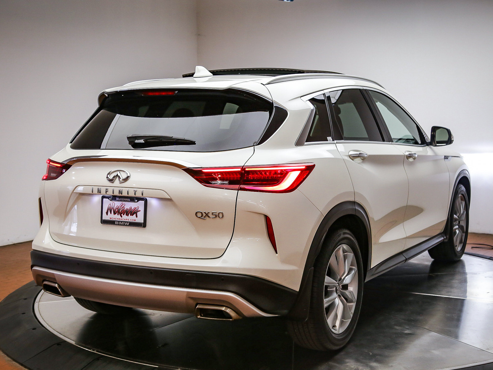 Used 2022 INFINITI QX50 Luxe FWD image 7