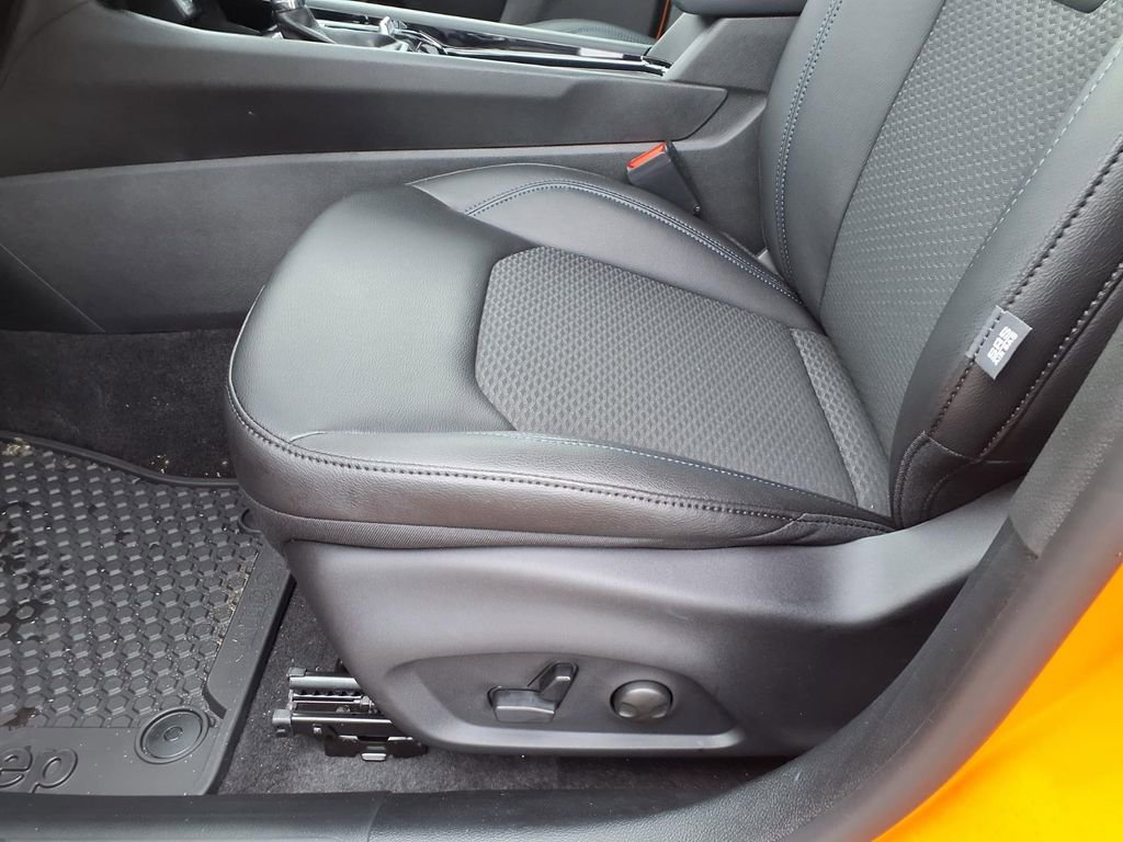 New 2026 Jeep Compass Latitude AWD/4WD image 14