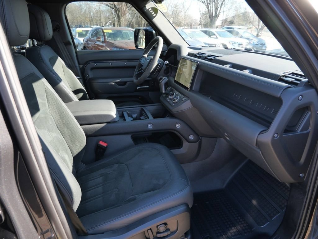 Used 2024 Land Rover Defender 110 Carpathian Edition AWD/4WD image 17