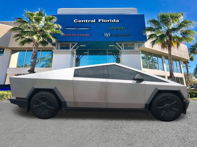 Used 2024 Tesla Cybertruck AWD Crew Cab image 4