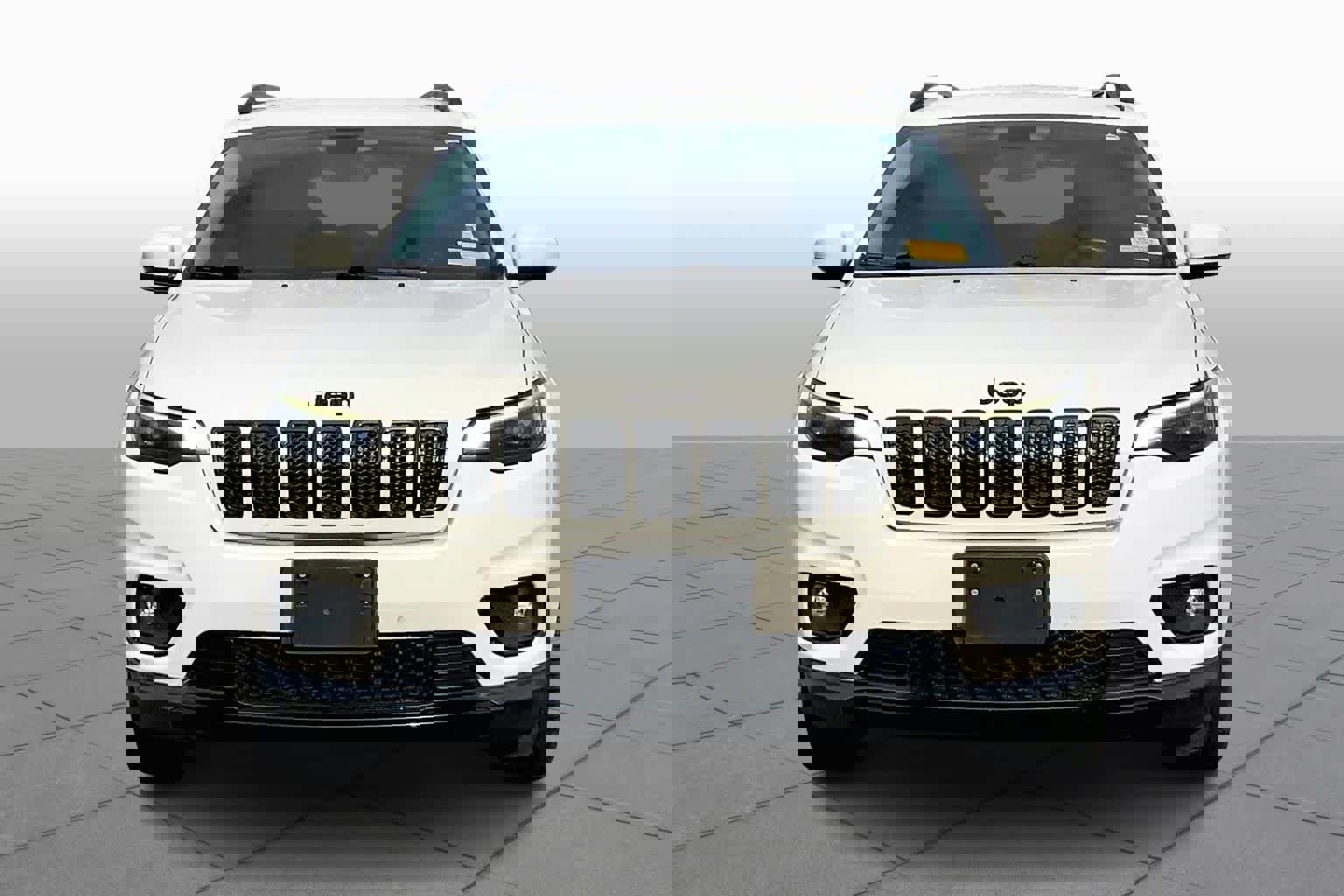 Used 2019 Jeep Cherokee Latitude Plus image 3