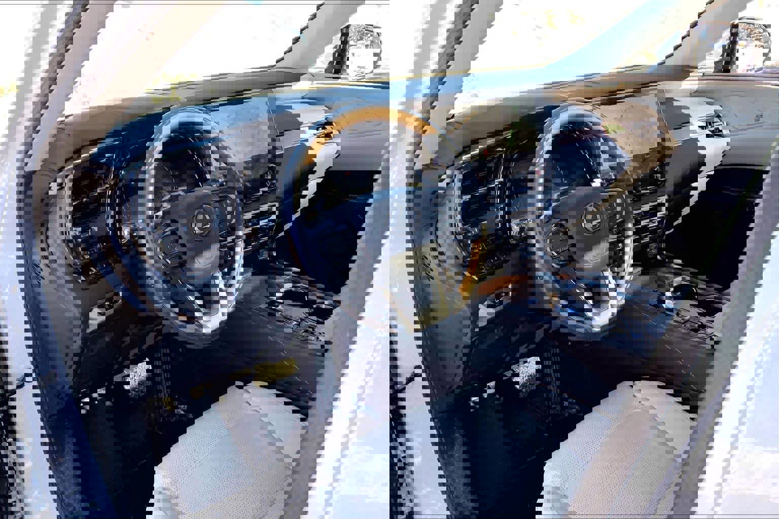 Certified 2024 Lexus RX 350 Luxury w/ Convenience Package image 18