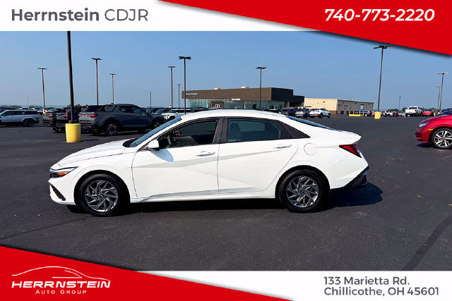 Used 2024 Hyundai Elantra SEL FWD image 4