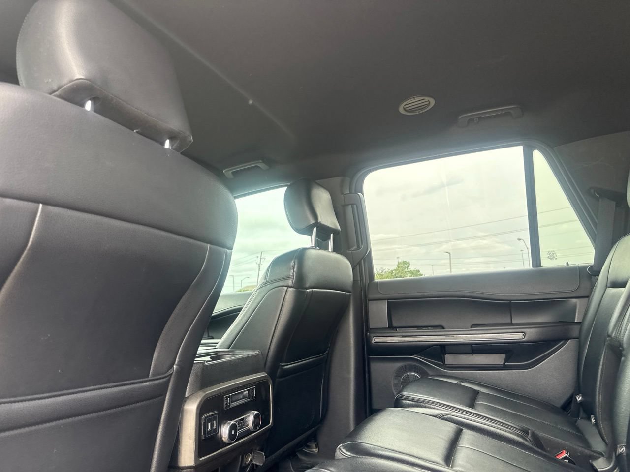 Used 2019 Ford Expedition XLT w/ Equipment Group 201A RWD image 34