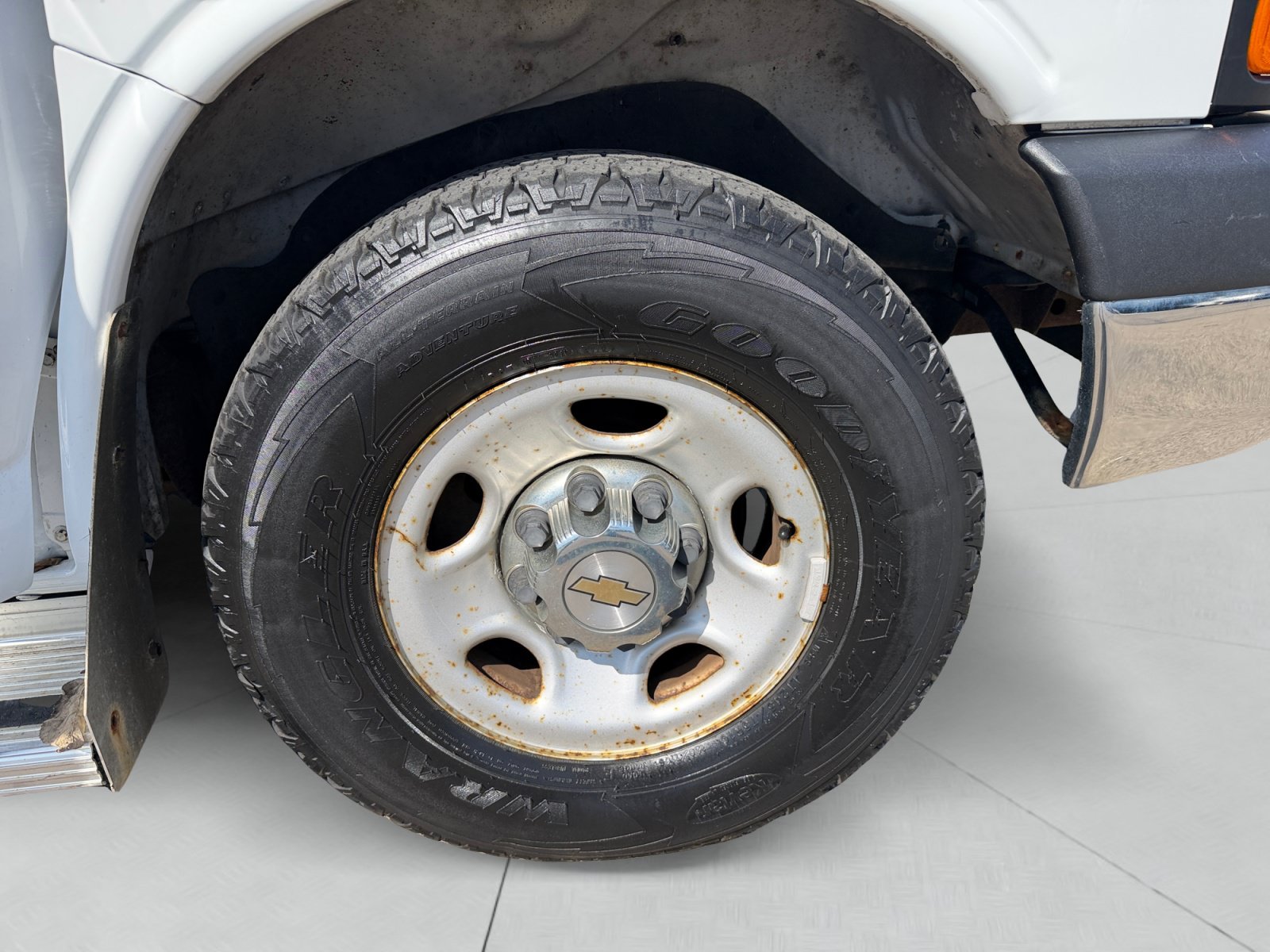 Used 2004 Chevrolet Express 3500 Extended Passenger w/ LS Preferred Equipment Group RWD image 14