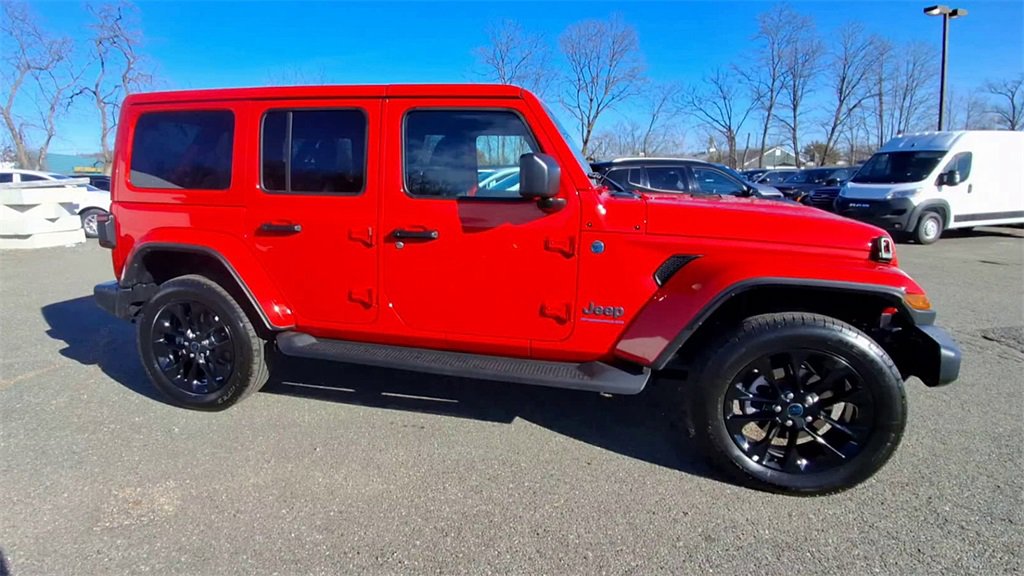 Used 2025 Jeep Wrangler Unlimited Sahara image 9