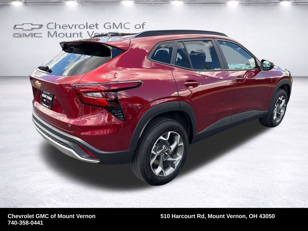 Used 2025 Chevrolet Trax LT w/ LT Convenience Package FWD image 5