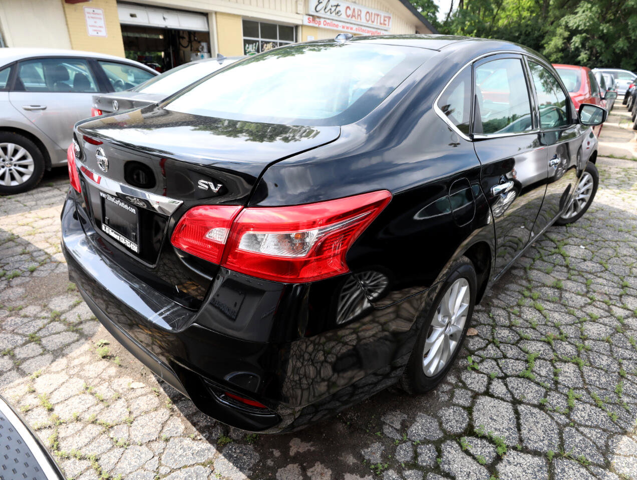 Used 2019 Nissan Sentra SV image 4