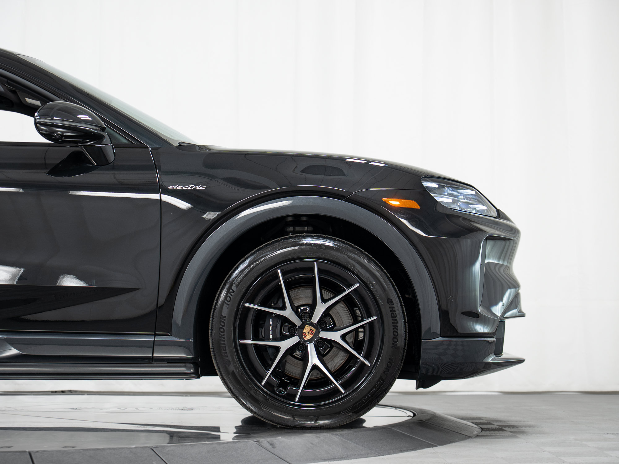 New 2026 Porsche Cayenne Electric AWD/4WD image 11
