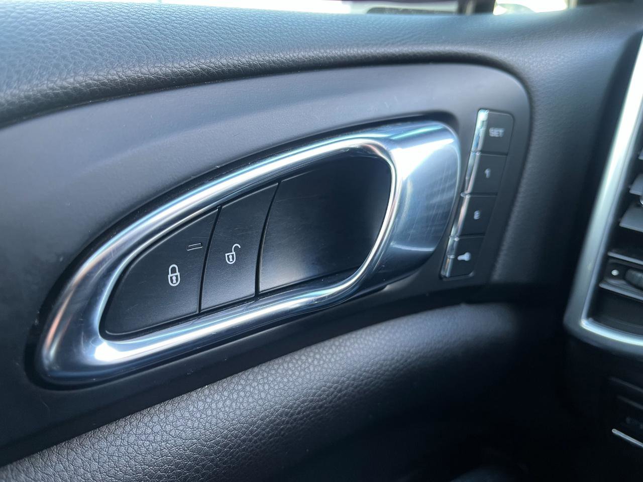 Used 2015 Porsche Cayenne Diesel image 24