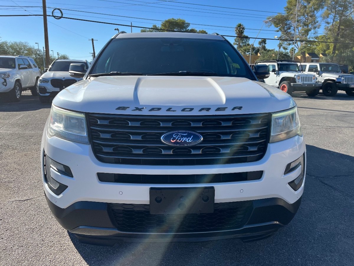 Used 2017 Ford Explorer XLT w/ Equipment Group 202A FWD image 12