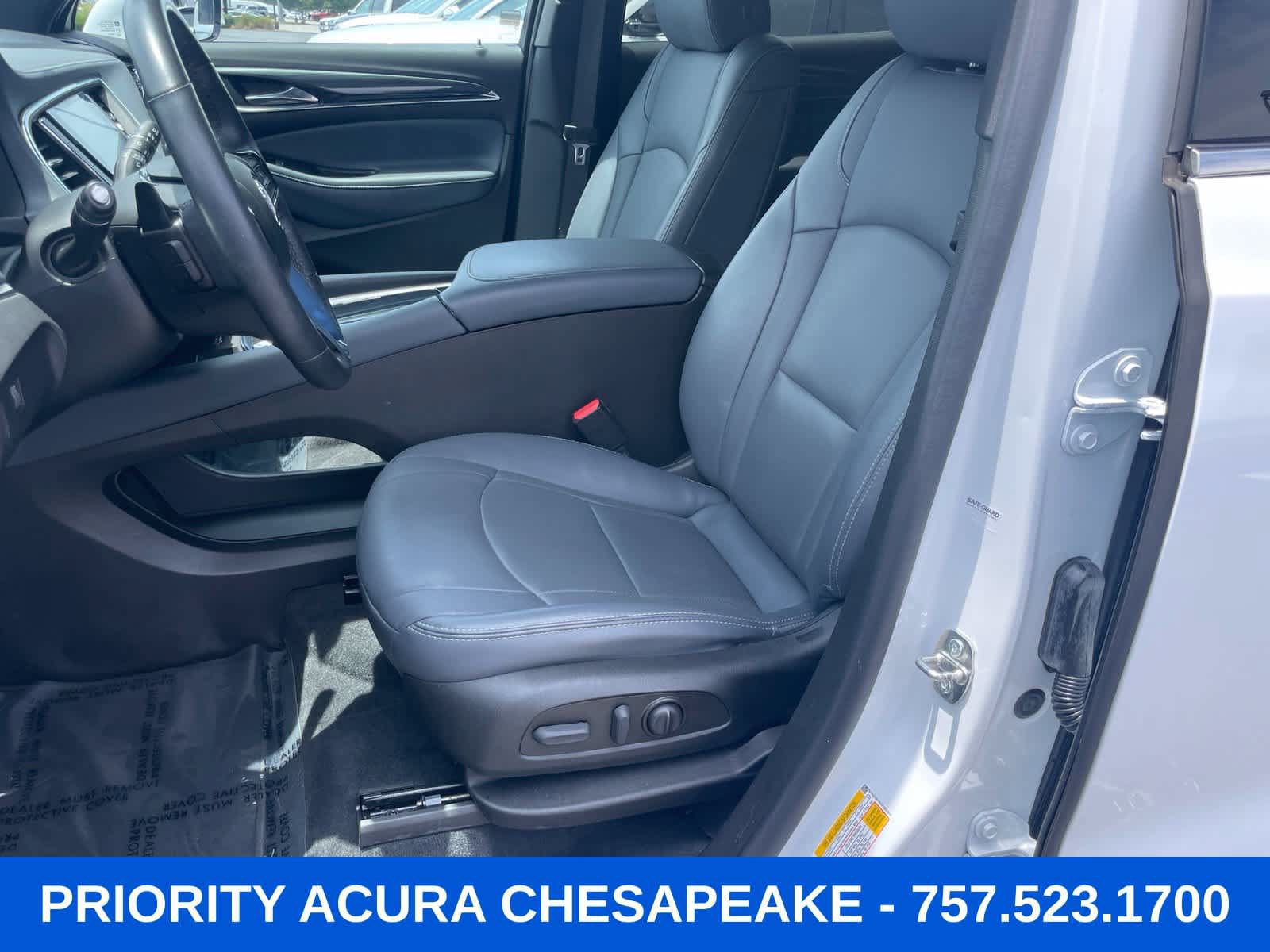 Used 2023 Buick Enclave Essence FWD image 10
