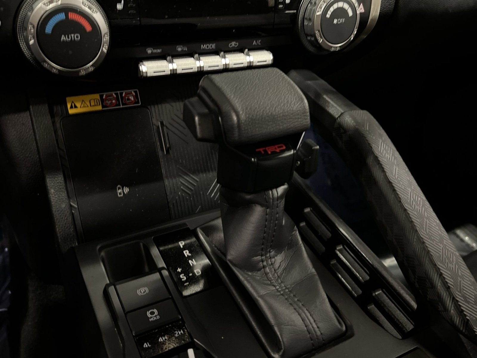 Used 2024 Toyota Tacoma TRD Sport w/ TRD Sport Upgrade Package image 16