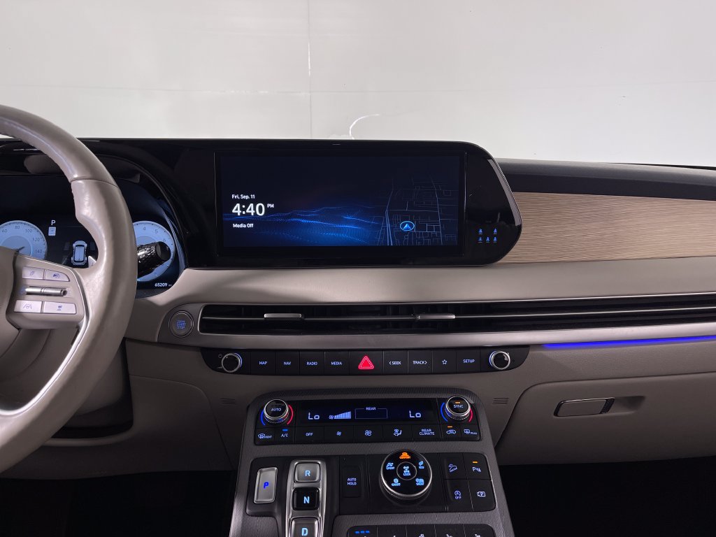 Certified 2024 Hyundai Palisade Limited AWD/4WD image 17