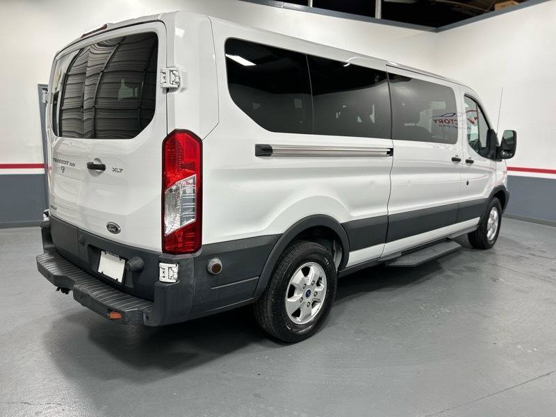Used 2018 Ford Transit 350 XLT RWD image 6
