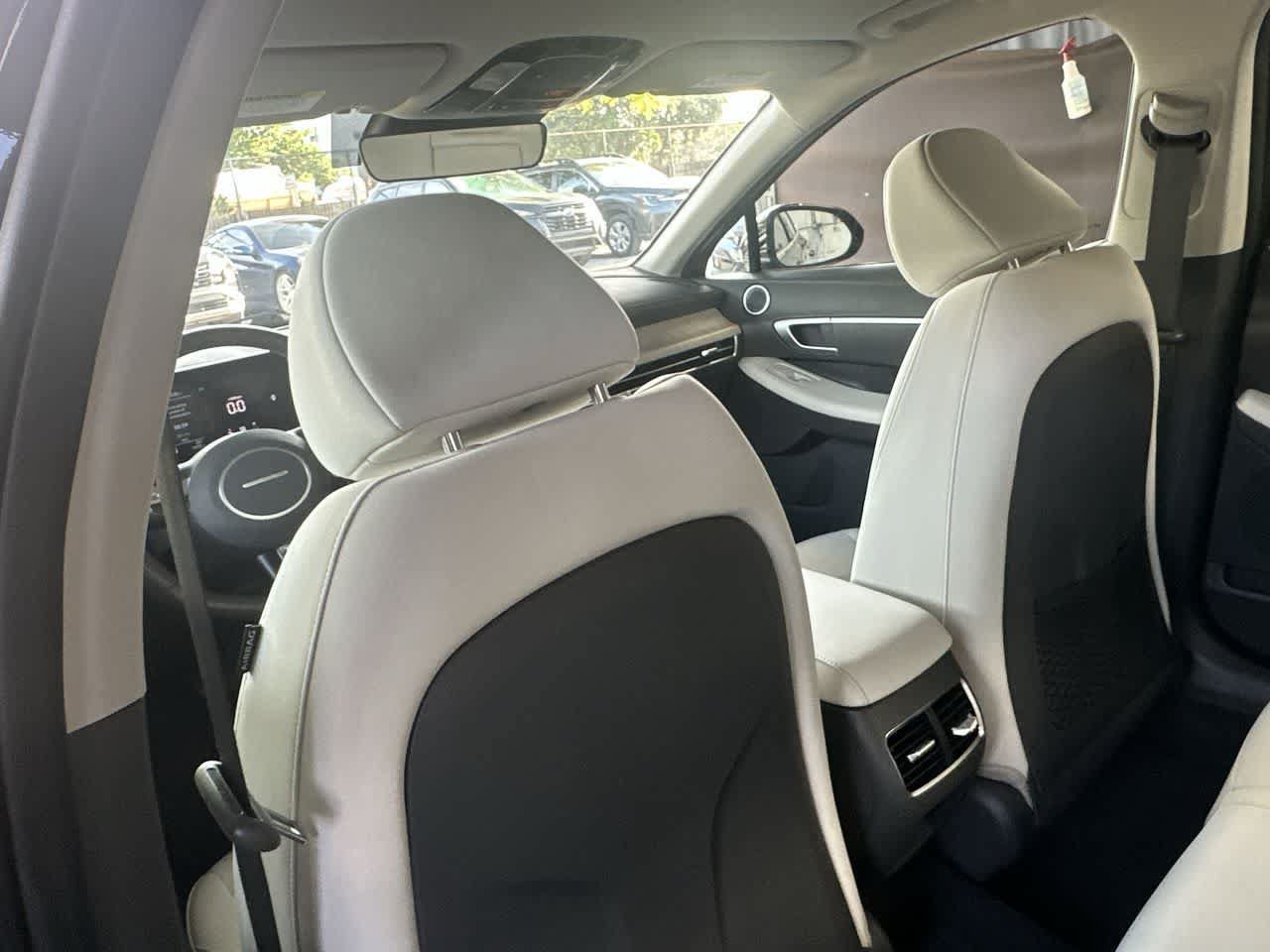 Used 2025 Hyundai Sonata SEL FWD image 23