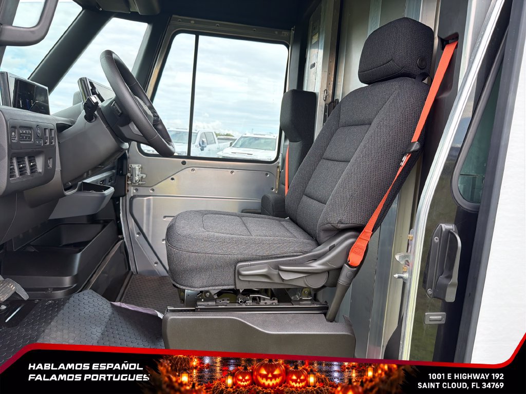 Used 2024 Chevrolet Brightdrop 400 w/ Commercial Equipment Package AWD/4WD image 12