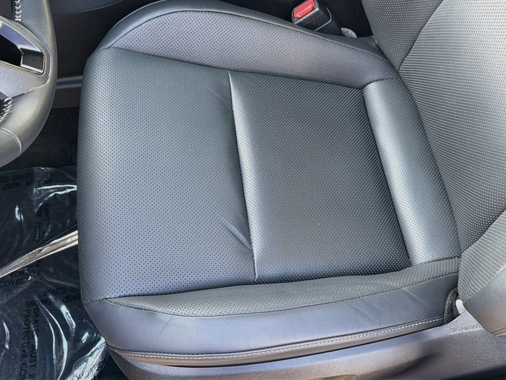 Used 2025 Toyota Crown Signia AWD/4WD image 18