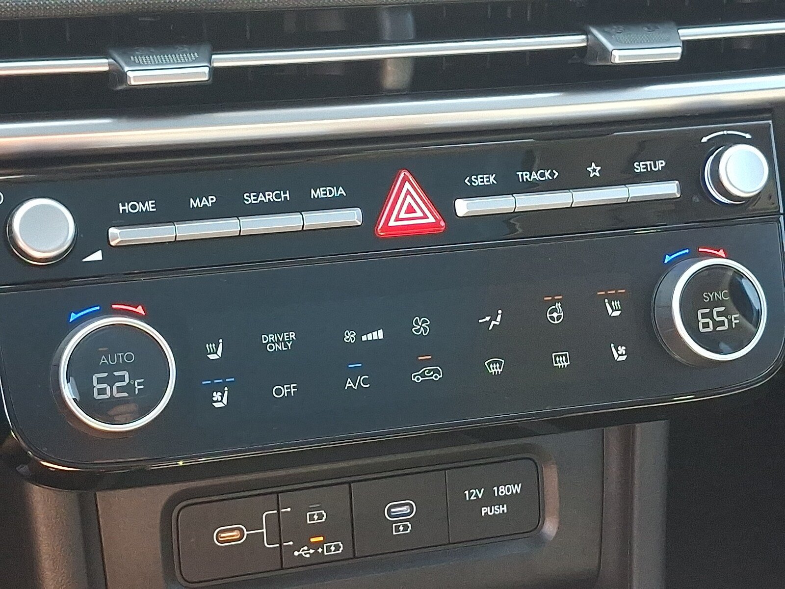 Certified 2025 Hyundai Tucson Limited AWD/4WD image 17