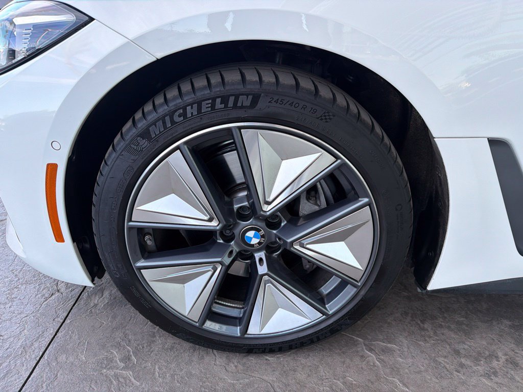 Used 2025 BMW i4 eDrive40 w/ Parking Assistance Package RWD image 5