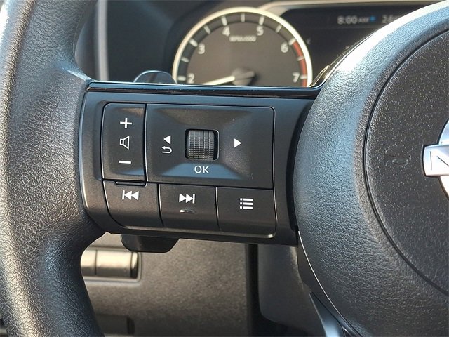 Used 2023 Nissan Rogue SV image 16