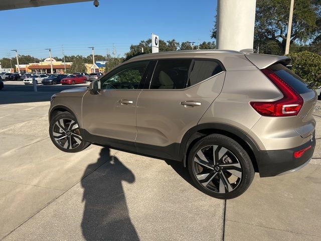 Used 2024 Volvo XC40 B5 Ultimate w/ Protection Package Premier image 7