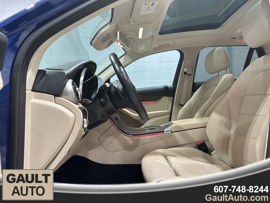Used 2020 Mercedes-Benz GLC 300 4MATIC image 15