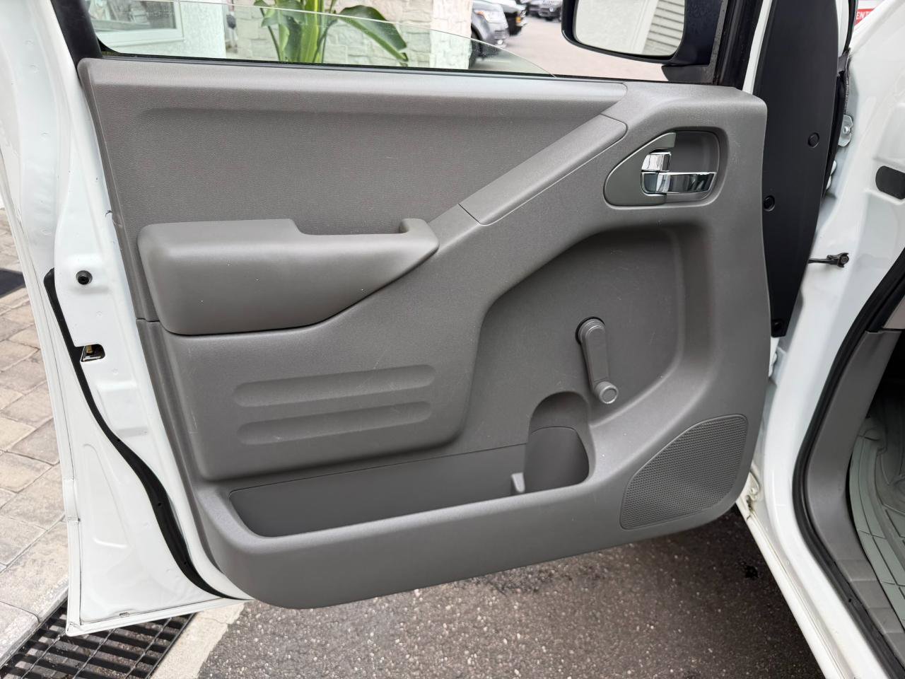 Used 2016 Nissan Frontier S RWD image 27