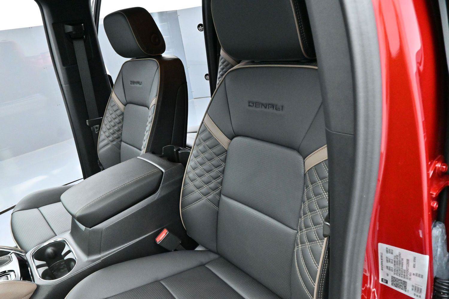 Used 2026 GMC Canyon Denali AWD/4WD image 15