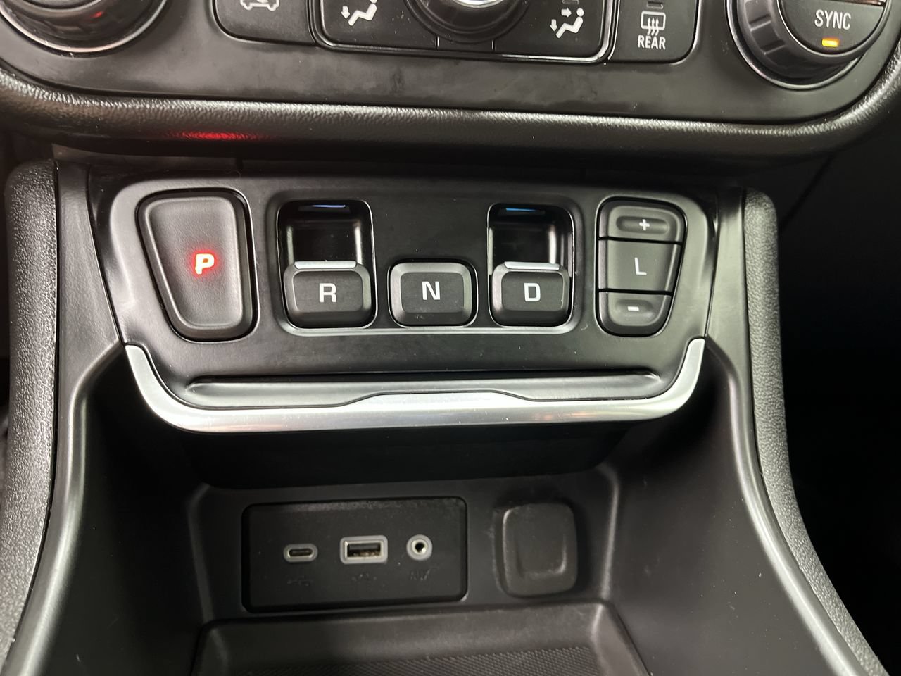 Used 2020 GMC Terrain SLE w/ Driver Convenience Package AWD/4WD image 24