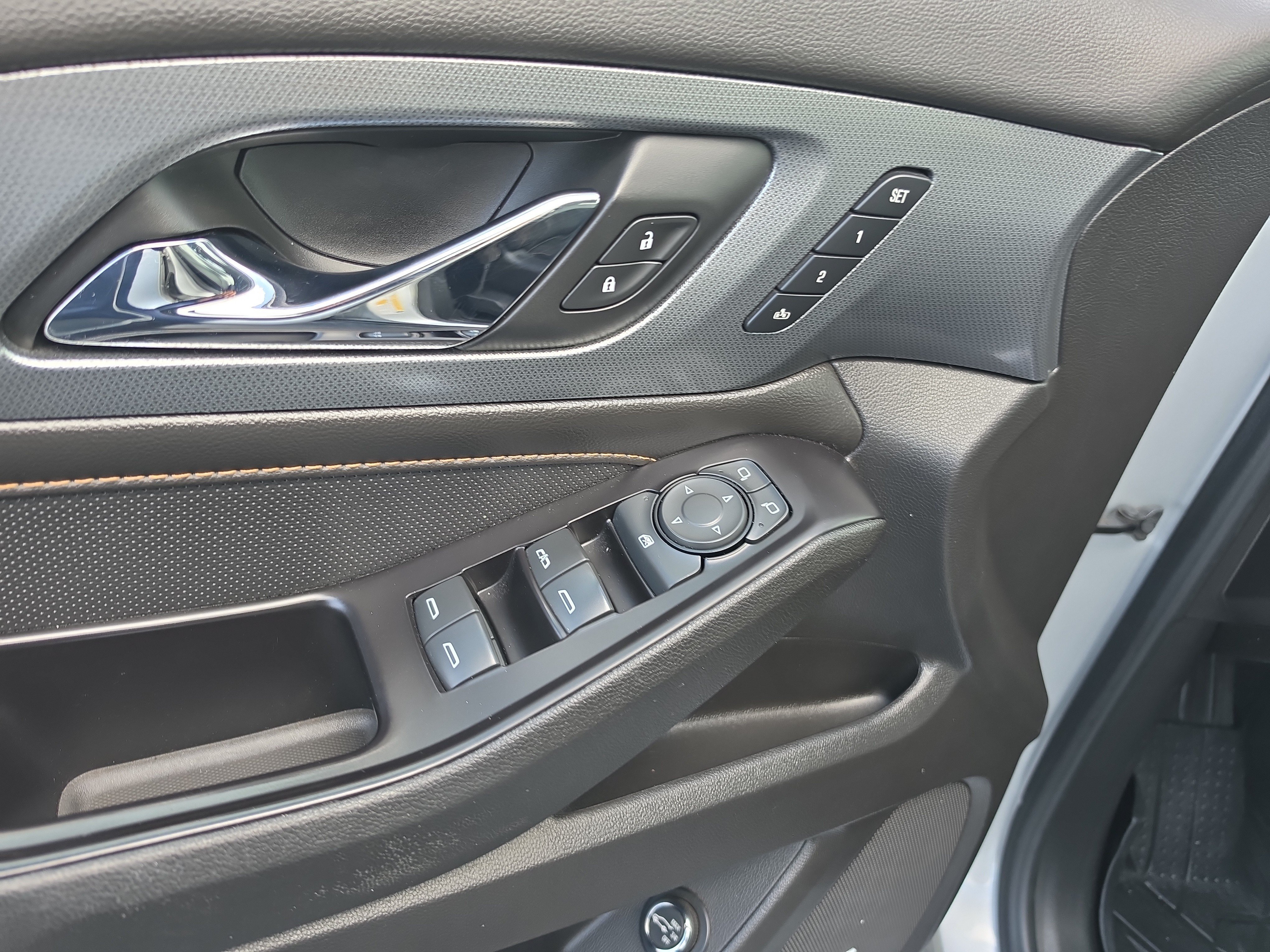 Used 2019 Chevrolet Traverse Premier w/ Redline Edition AWD/4WD image 20
