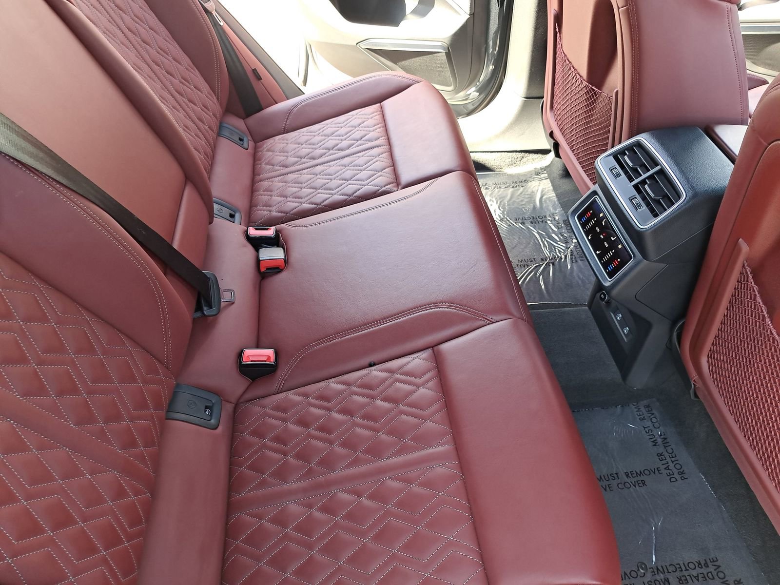 Used 2024 Audi SQ8 e-tron Premium Plus w/ Black Optic Package image 11