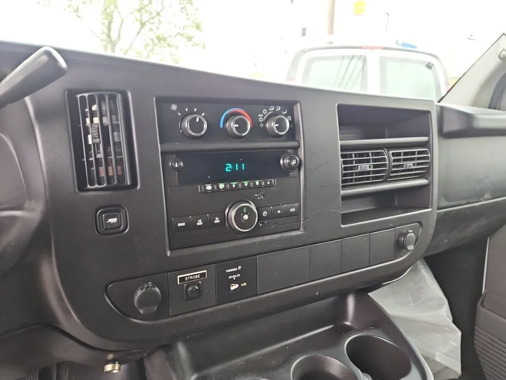 Used 2008 Chevrolet Express 2500 RWD image 14