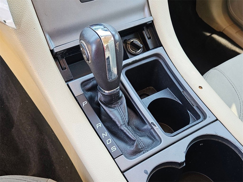 Used 2017 Ford Taurus SE image 20